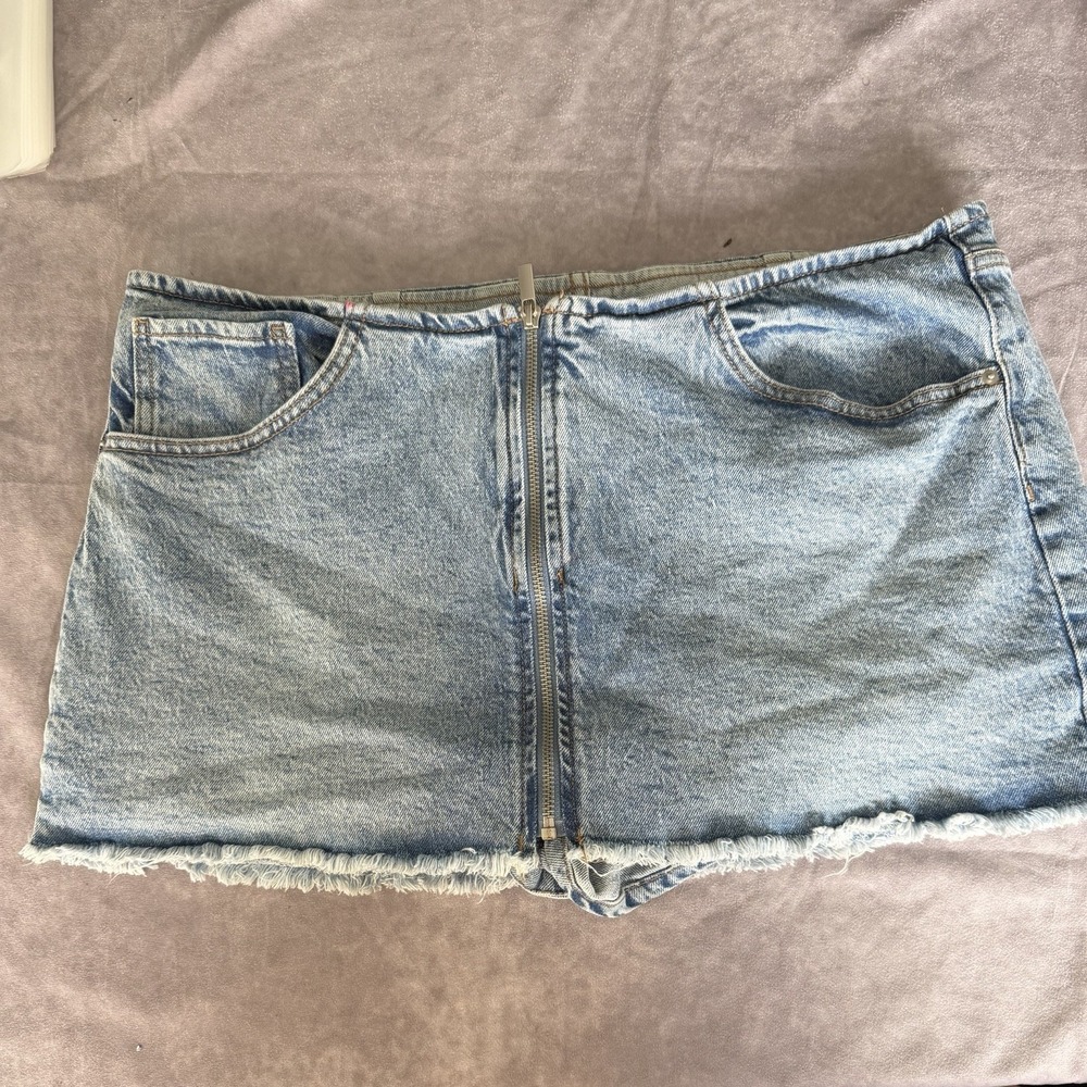 NWT Wild Fable Women's Light Wash Denim Skort Zip Front Pockets Size Large